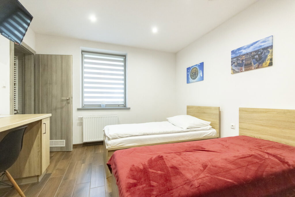 Hotel + ogromny potencjał mieszkaniowy i usługowy - zdjęcie 15