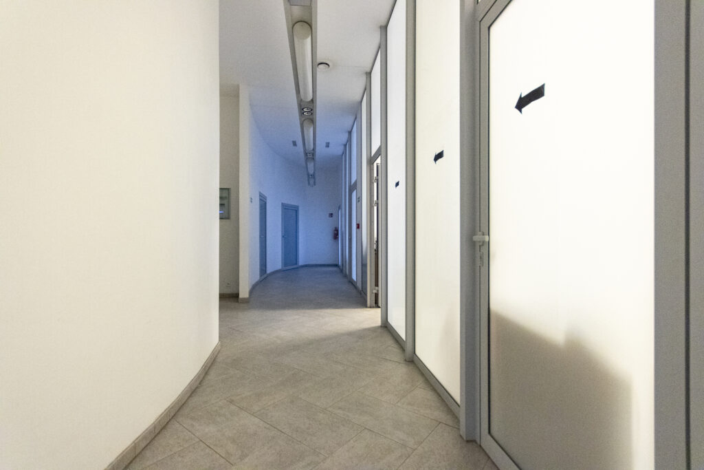 Hotel + ogromny potencjał mieszkaniowy i usługowy - zdjęcie 18