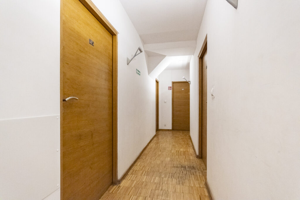 Hotel + ogromny potencjał mieszkaniowy i usługowy - zdjęcie 24