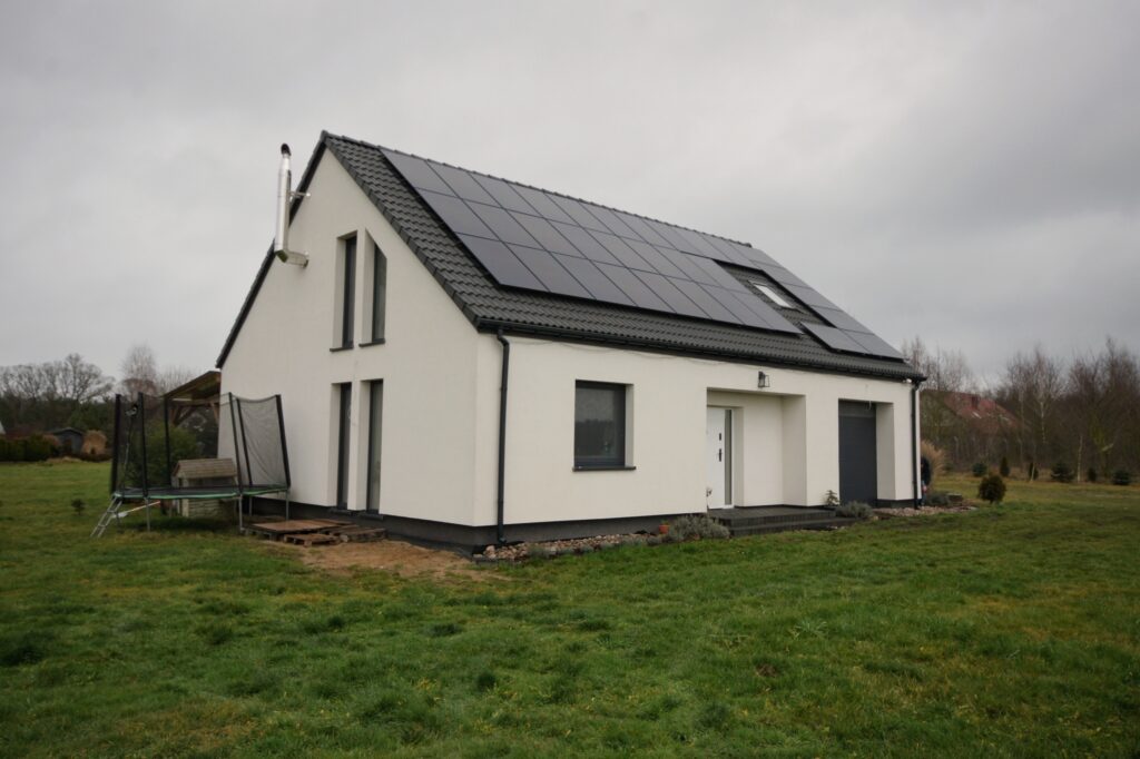 Komfortowy dom z garażem w Krępsku, gmina Goleniów - zdjęcie 28