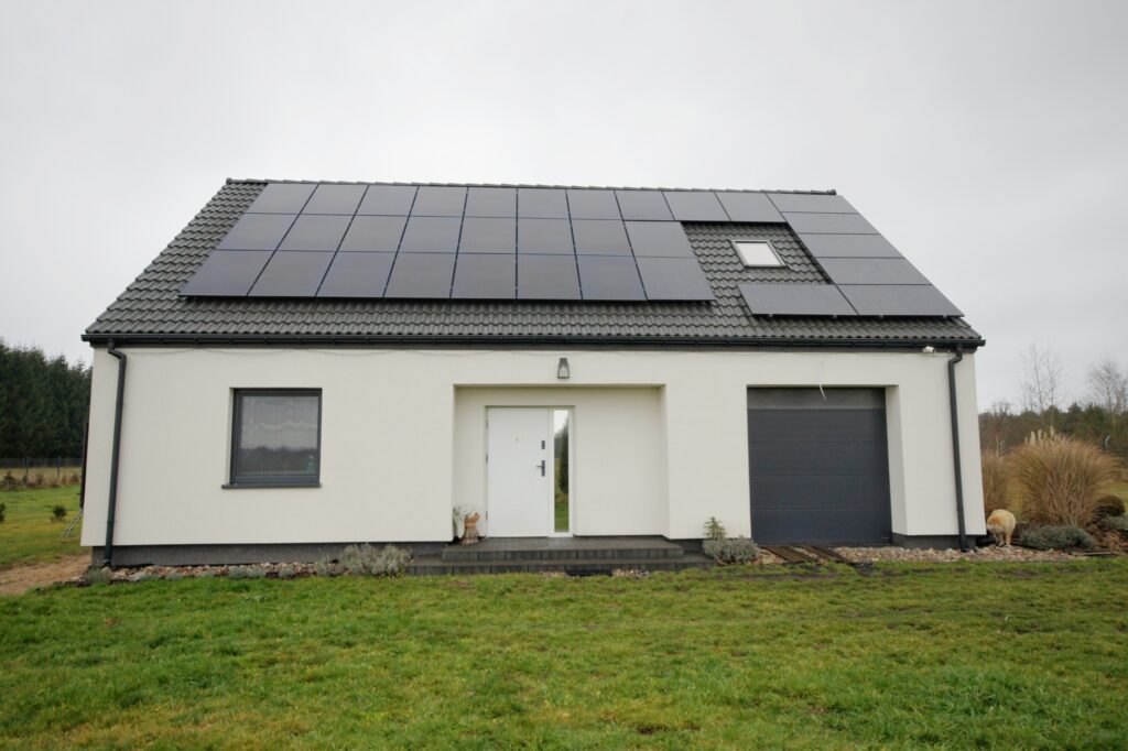 Komfortowy dom z garażem w Krępsku, gmina Goleniów - zdjęcie 3