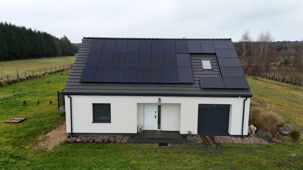 Komfortowy dom z garażem w Krępsku, gmina Goleniów - zdjęcie 30