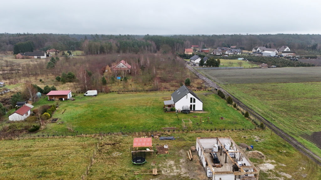 Komfortowy dom z garażem w Krępsku, gmina Goleniów - zdjęcie 32