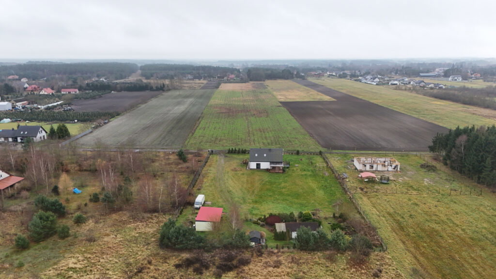 Komfortowy dom z garażem w Krępsku, gmina Goleniów - zdjęcie 34