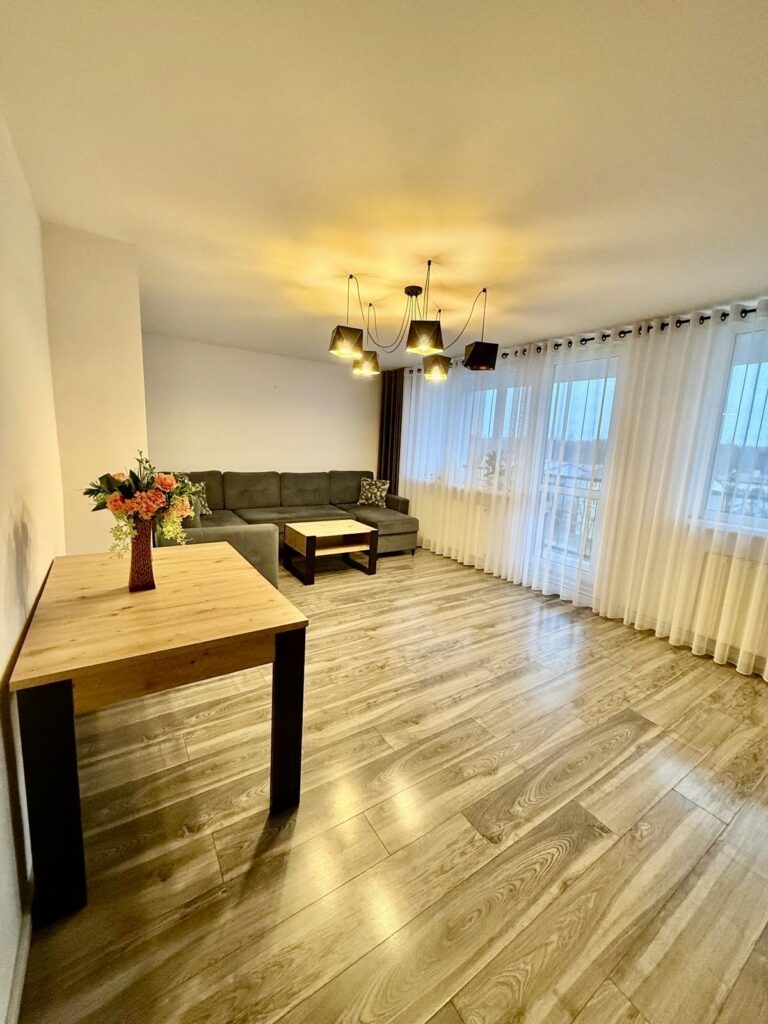 Bobolice - mieszkanie 3 pokoje z balkonem - zdjęcie 1