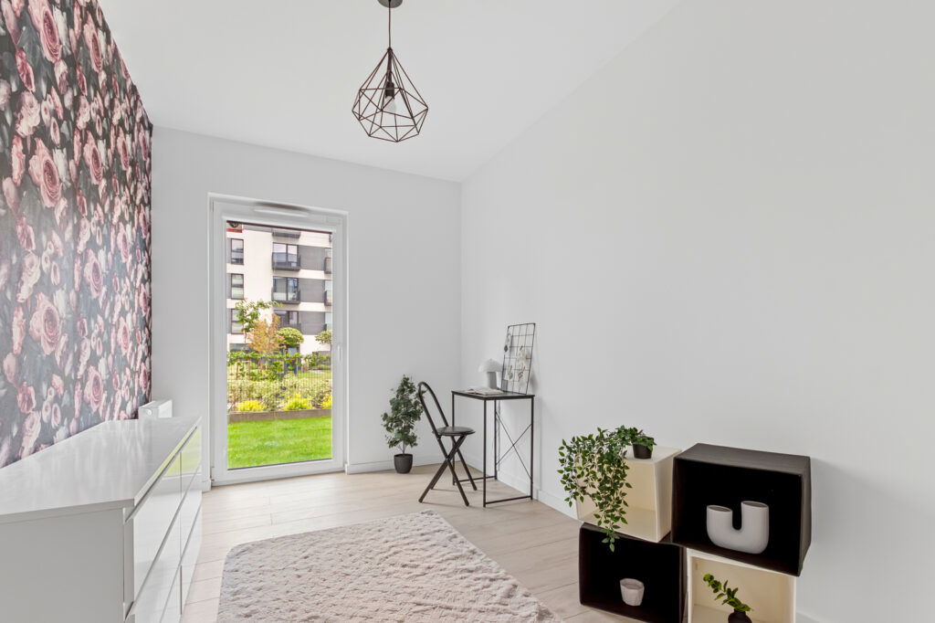 Przestronne mieszkanie z ogródkiem na sprzedaż! - zdjęcie 9