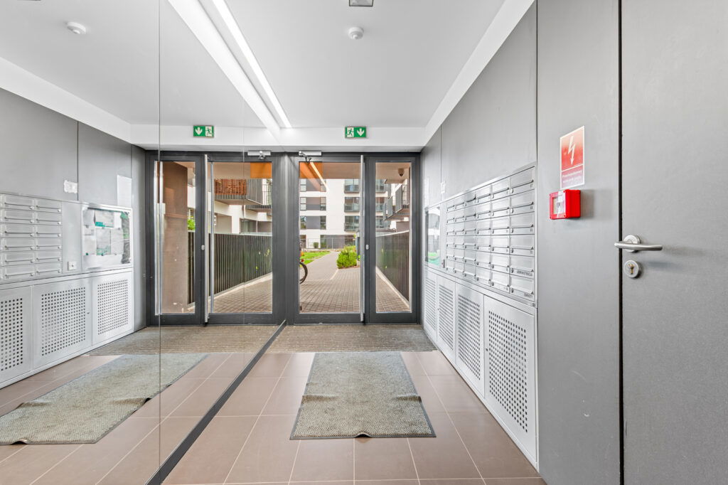 Przestronne mieszkanie z ogródkiem na sprzedaż! - zdjęcie 17