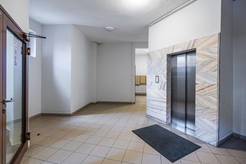 Wyjątkowy apartament w sercu Warszawy - zdjęcie 15