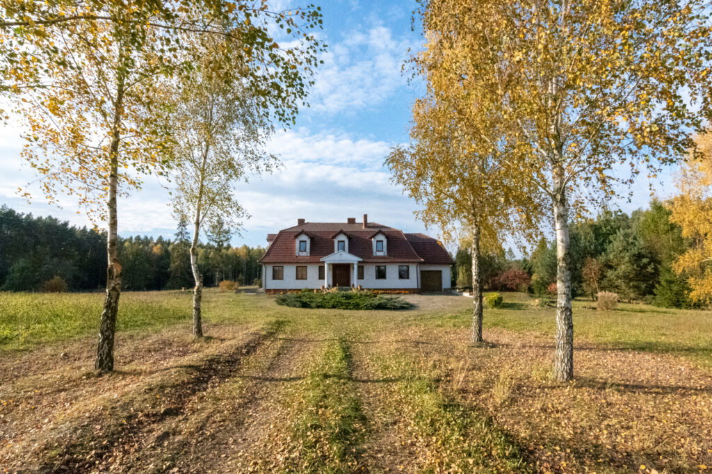 Dworek z dużą działką blisko lasu i jeziora - zdjęcie 28