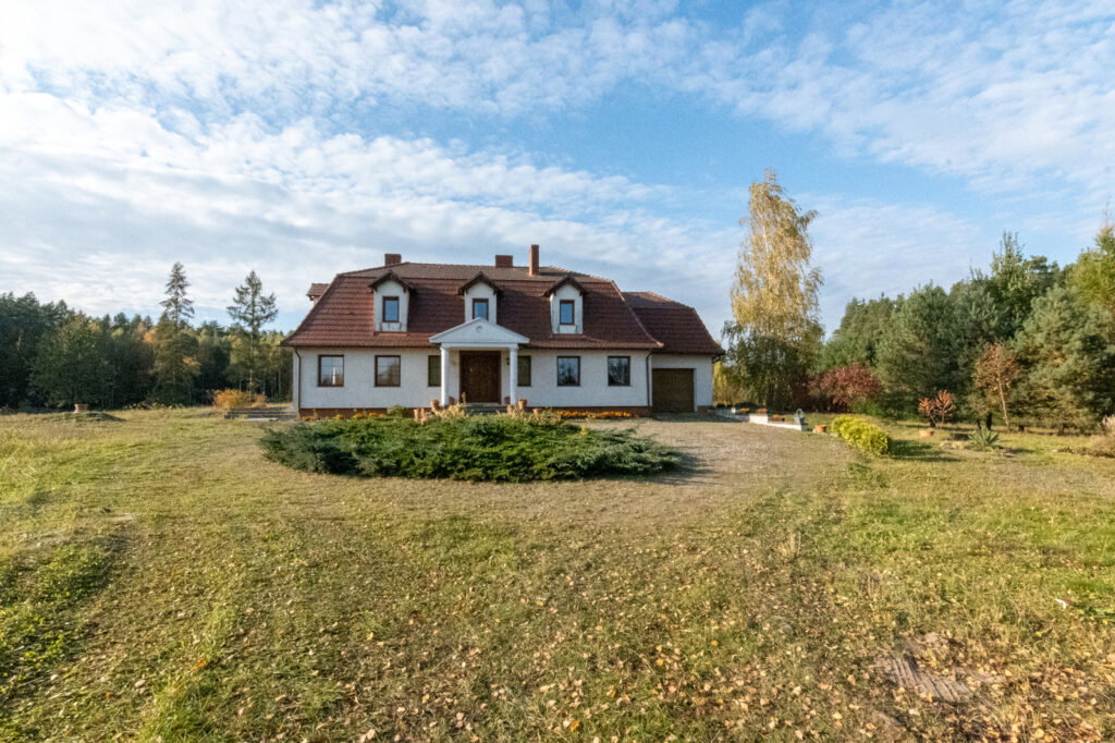 Dworek z dużą działką blisko lasu i jeziora - zdjęcie 8