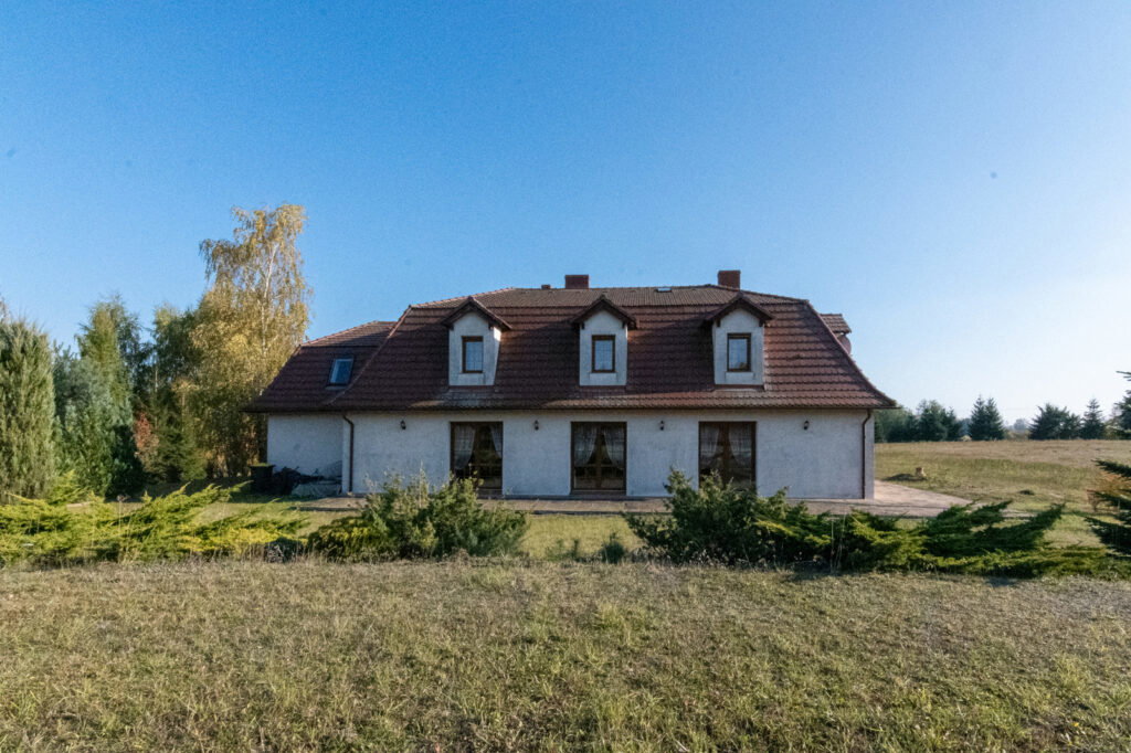 Dworek z dużą działką blisko lasu i jeziora - zdjęcie 11