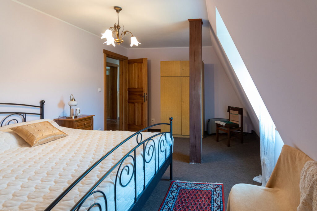 Dworek z dużą działką blisko lasu i jeziora - zdjęcie 18