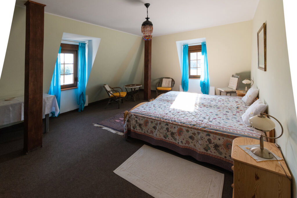 Dworek z dużą działką blisko lasu i jeziora - zdjęcie 20