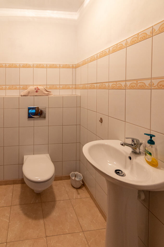 Dworek z dużą działką blisko lasu i jeziora - zdjęcie 24