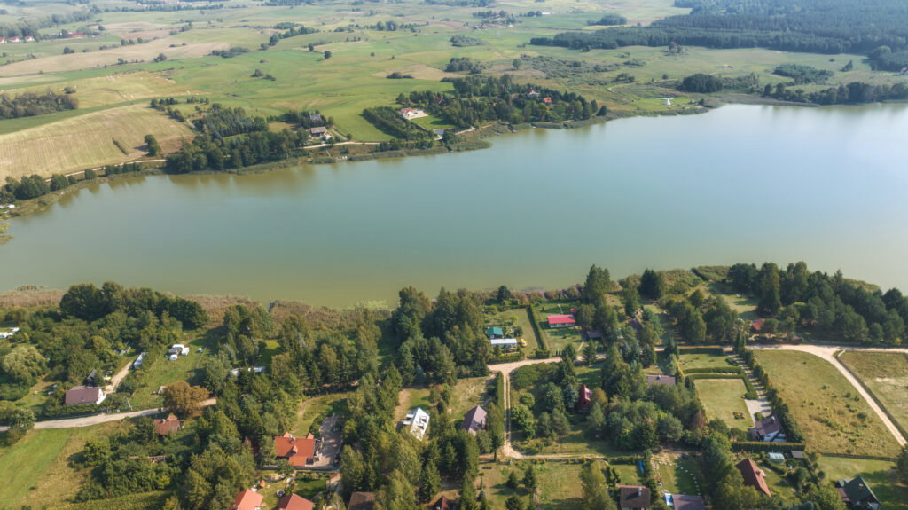 Sprzedam działkę nad jeziorem! - zdjęcie 8