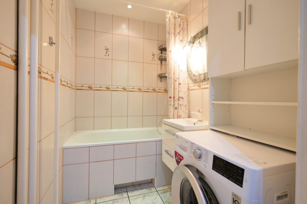 Na sprzedaż mieszkanie 3-pokojowe w Bełchatowie - zdjęcie 9