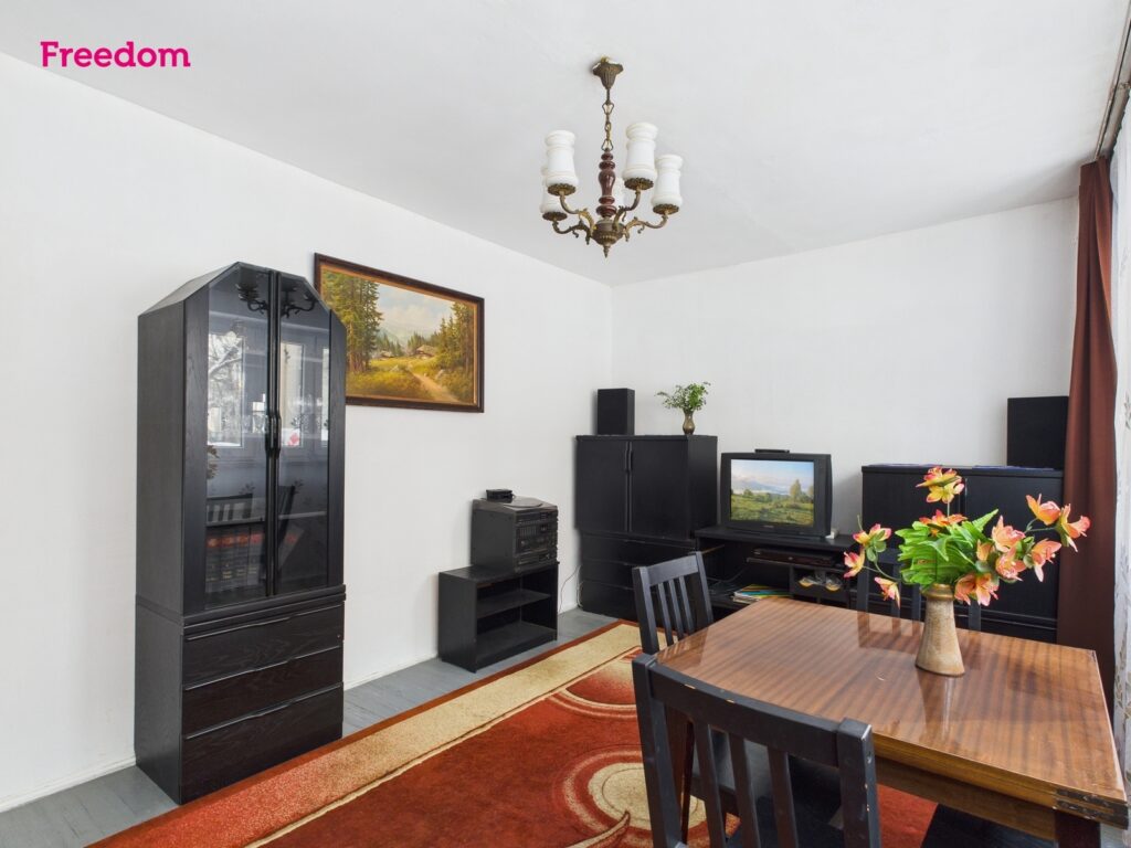 3 pokoje na Mokotowie, ul. Jadźwingów, do remontu - zdjęcie 2