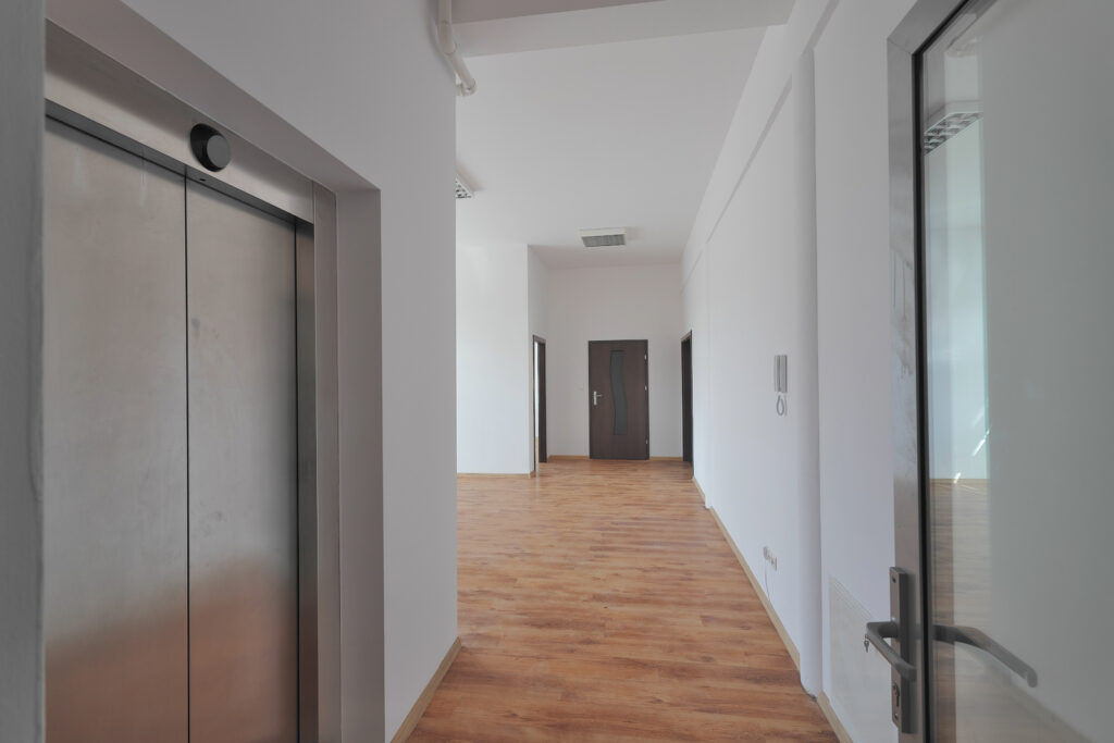 Lokal biurowy w centrum Jeleniej Góry! - zdjęcie 9