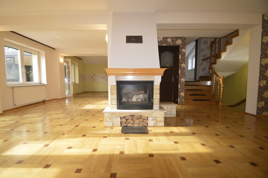 Duży dom 300 m2/3 mieszkania/pod najem/ogród/garaż - zdjęcie 6