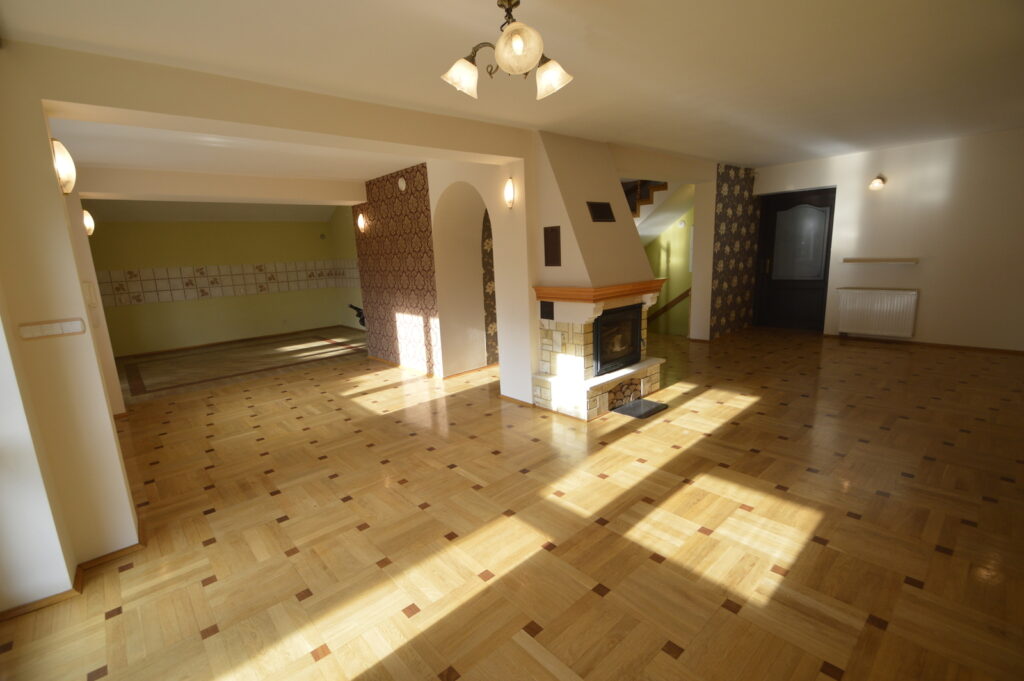 Duży dom 300 m2/3 mieszkania/pod najem/ogród/garaż - zdjęcie 7