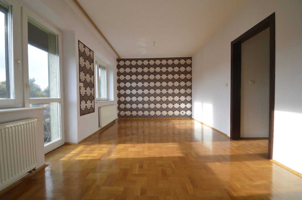 Duży dom 300 m2/3 mieszkania/pod najem/ogród/garaż - zdjęcie 12