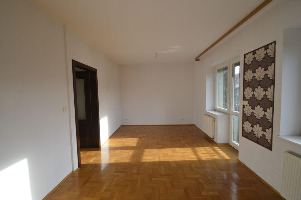 Duży dom 300 m2/3 mieszkania/pod najem/ogród/garaż - zdjęcie 13