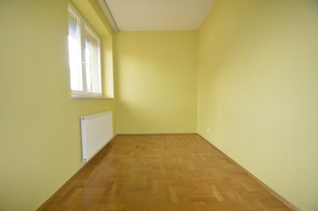 Duży dom 300 m2/3 mieszkania/pod najem/ogród/garaż - zdjęcie 19