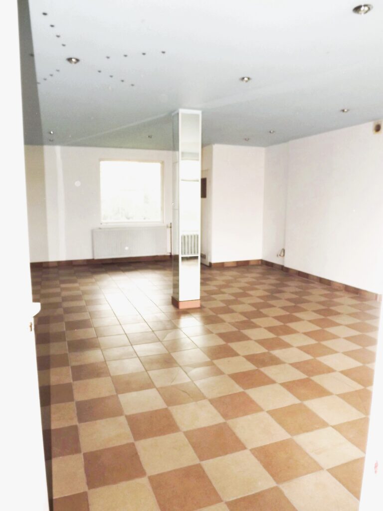 Dwa lokale użytkowe w Olsztynku z potencjałem - zdjęcie 20