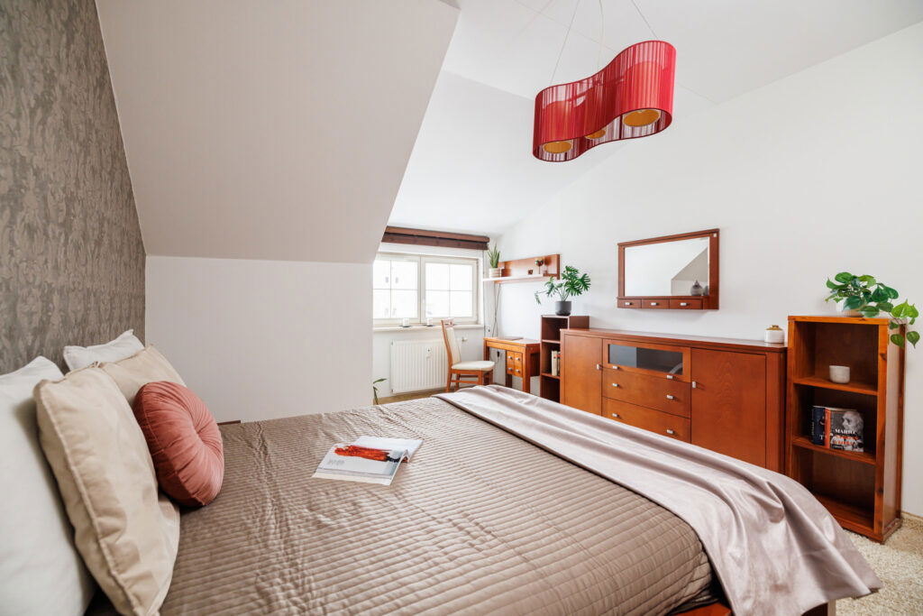 3-pokojowy apartament z miejscem w hali garażowej - zdjęcie 2