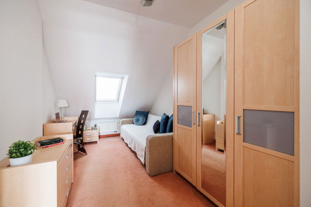 3-pokojowy apartament z miejscem w hali garażowej - zdjęcie 8