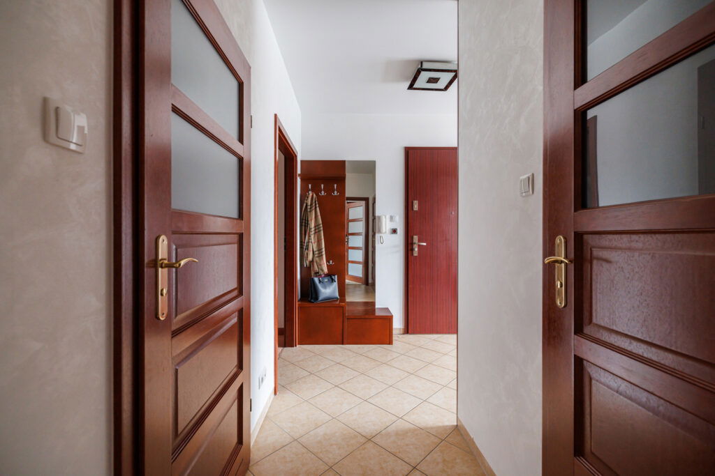 3-pokojowy apartament z miejscem w hali garażowej - zdjęcie 11