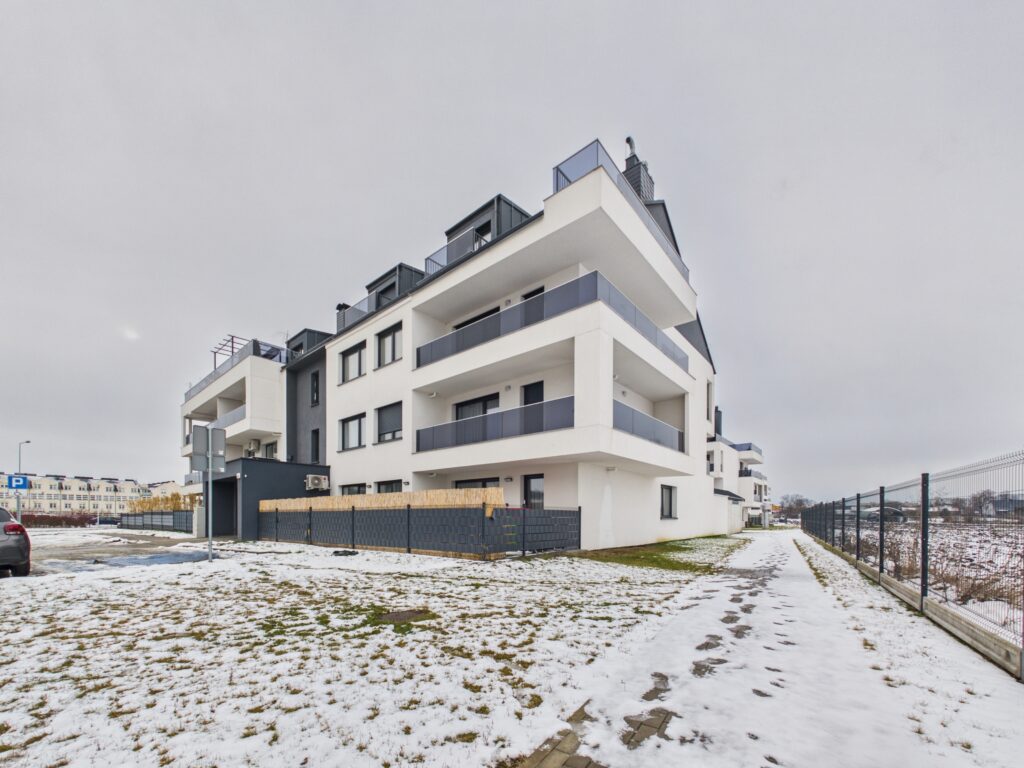 Bez PCC - Taras 17,8 m² parking i komórka w cenie! - zdjęcie 1