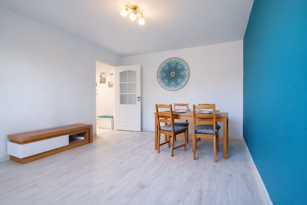 2 pokojowe mieszkanie na Dąbrowie czeka na Ciebie! - zdjęcie 2