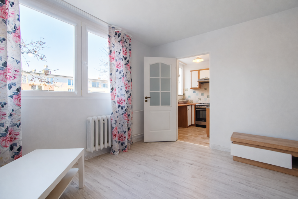 2 pokojowe mieszkanie na Dąbrowie czeka na Ciebie! - zdjęcie 4