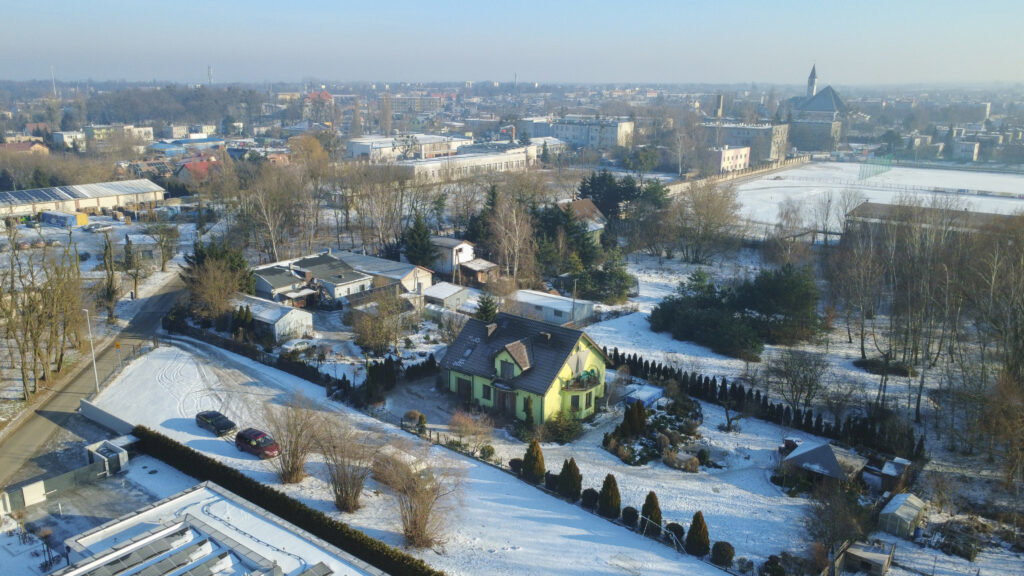 Wygodny dom w centrum - zdjęcie 14