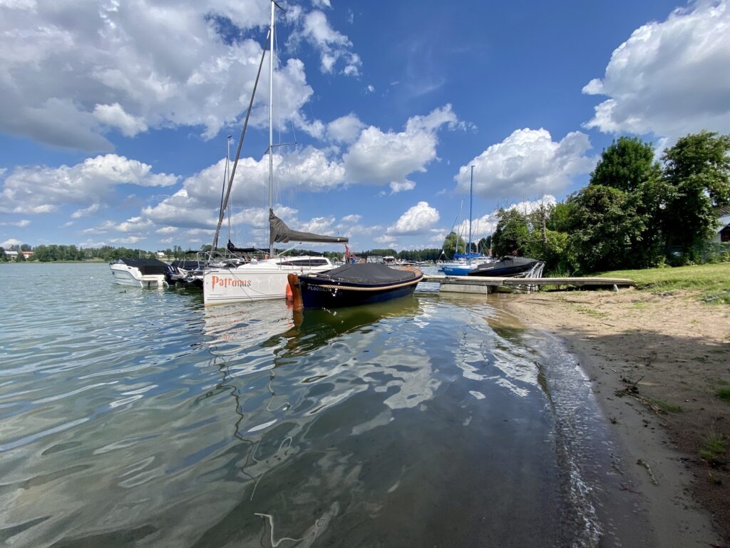 Apartament w Rydzewie z własną mariną - zdjęcie 12