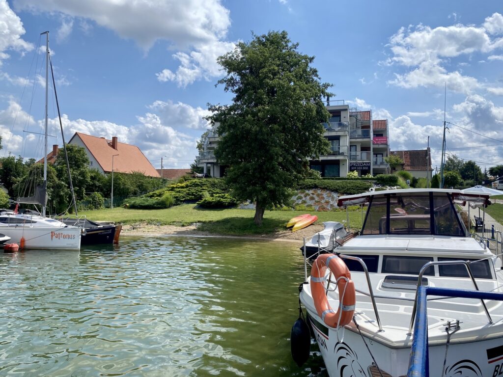 Apartament w Rydzewie z własną mariną - zdjęcie 13