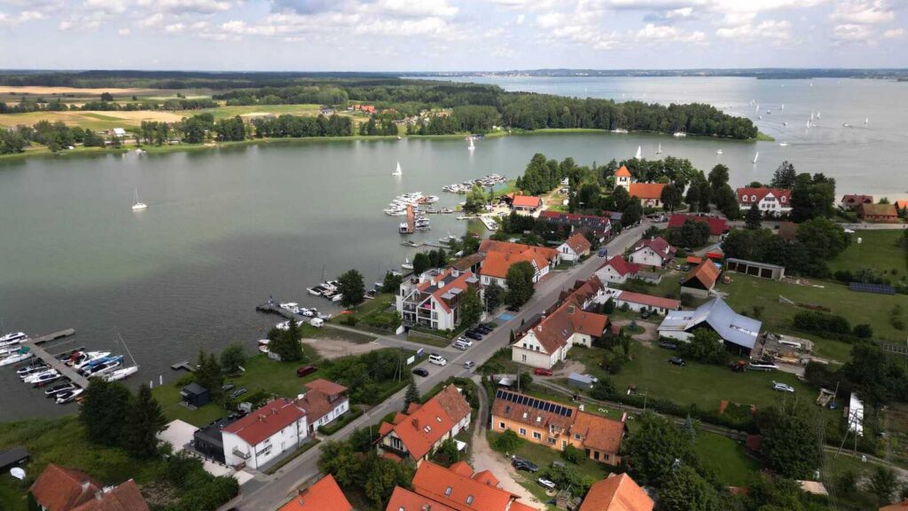 Apartament w Rydzewie z własną mariną - zdjęcie 25