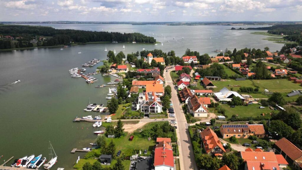 Apartament w Rydzewie z własną mariną - zdjęcie 27