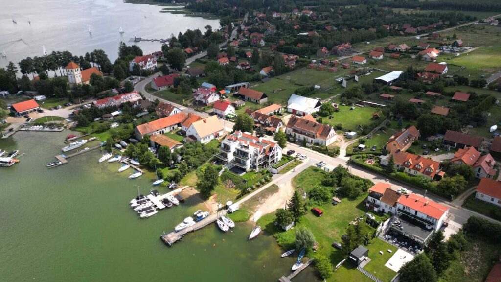 Apartament w Rydzewie z własną mariną - zdjęcie 28
