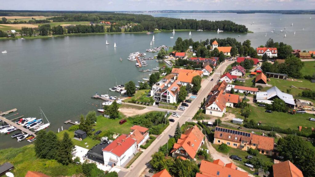 Apartament w Rydzewie z własną mariną - zdjęcie 33