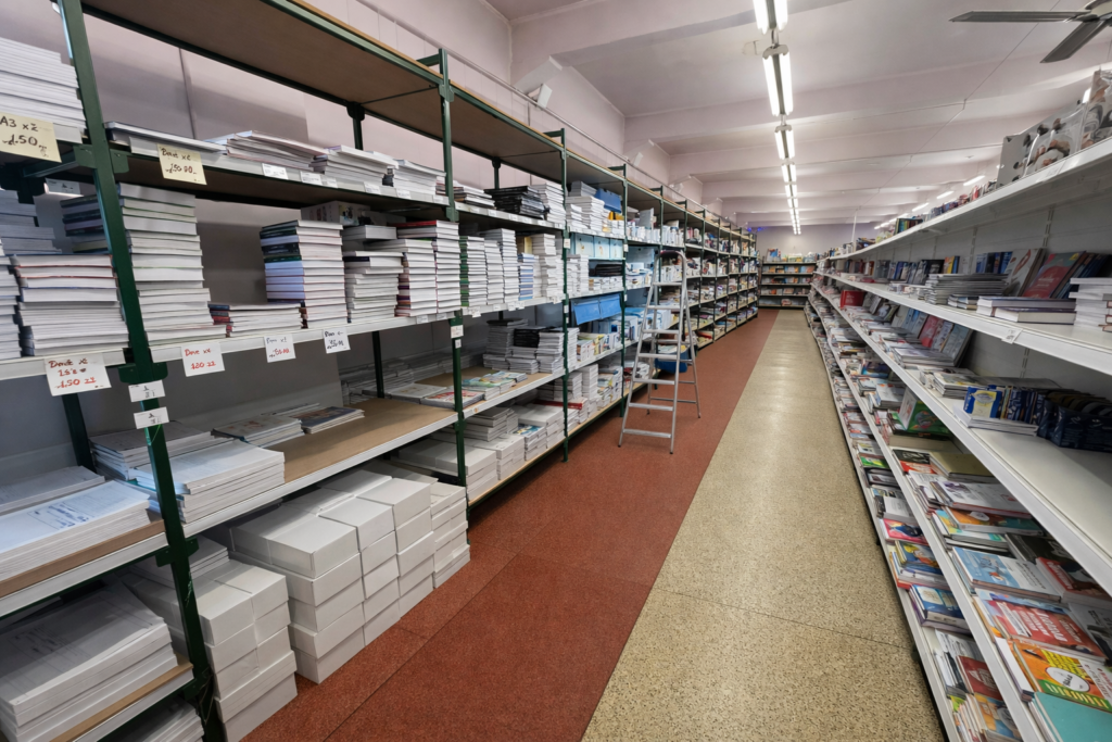 Sala taneczna, siłownia lub magazyn – Wilsona - zdjęcie 1