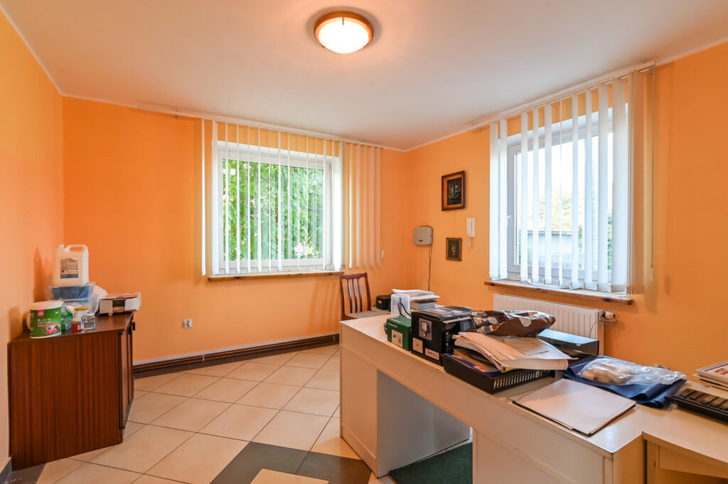 Hala 200 m2 z biurem - Pruszcz Gdański - zdjęcie 9