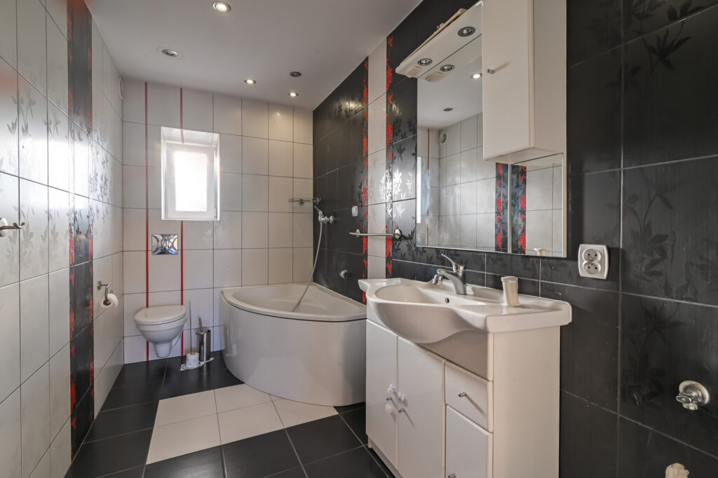 Hala 200 m2 z biurem - Pruszcz Gdański - zdjęcie 10