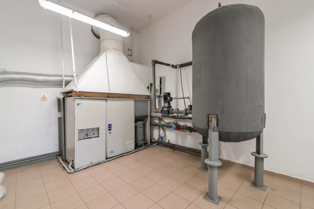 Hala 200 m2 z biurem - Pruszcz Gdański - zdjęcie 16