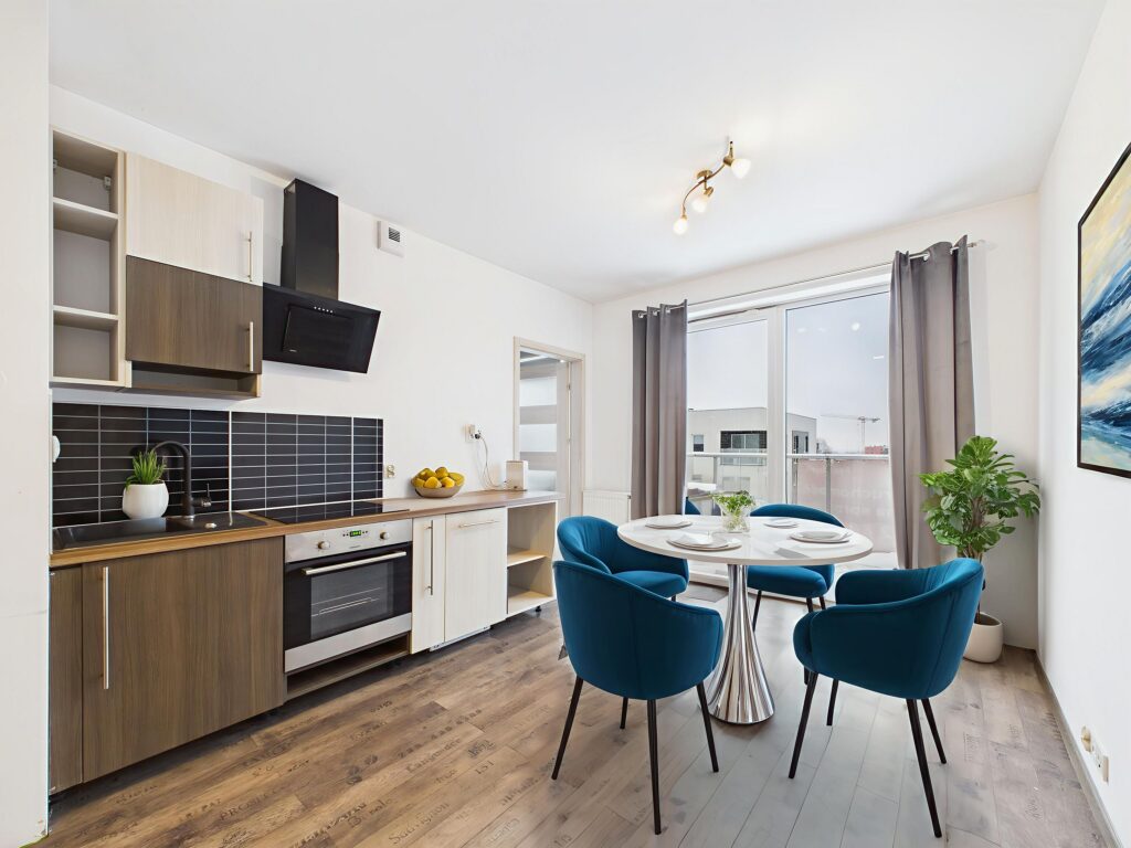 Mieszkanie 3-pokojowe z windą i dużym balkonem - zdjęcie 1