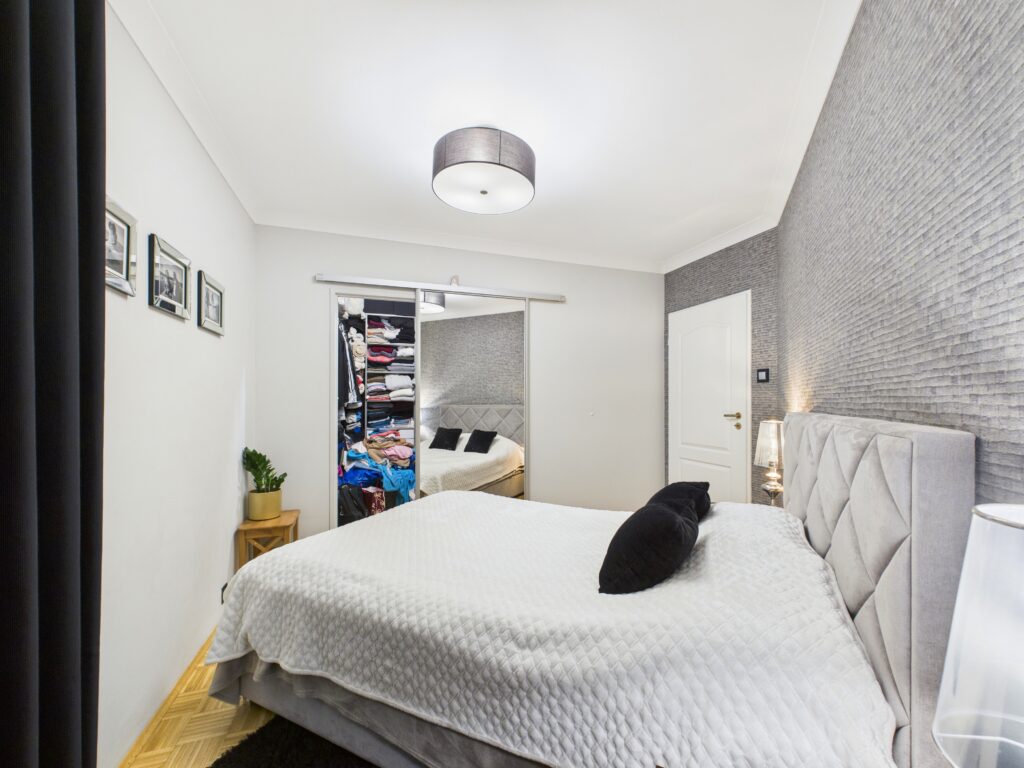 * dwa balkony * cegła * zamknięte osiedle * - zdjęcie 8