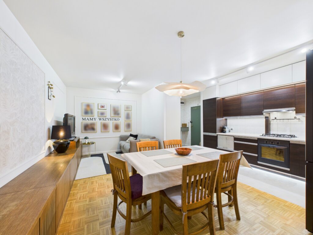 * dwa balkony * cegła * zamknięte osiedle * - zdjęcie 1