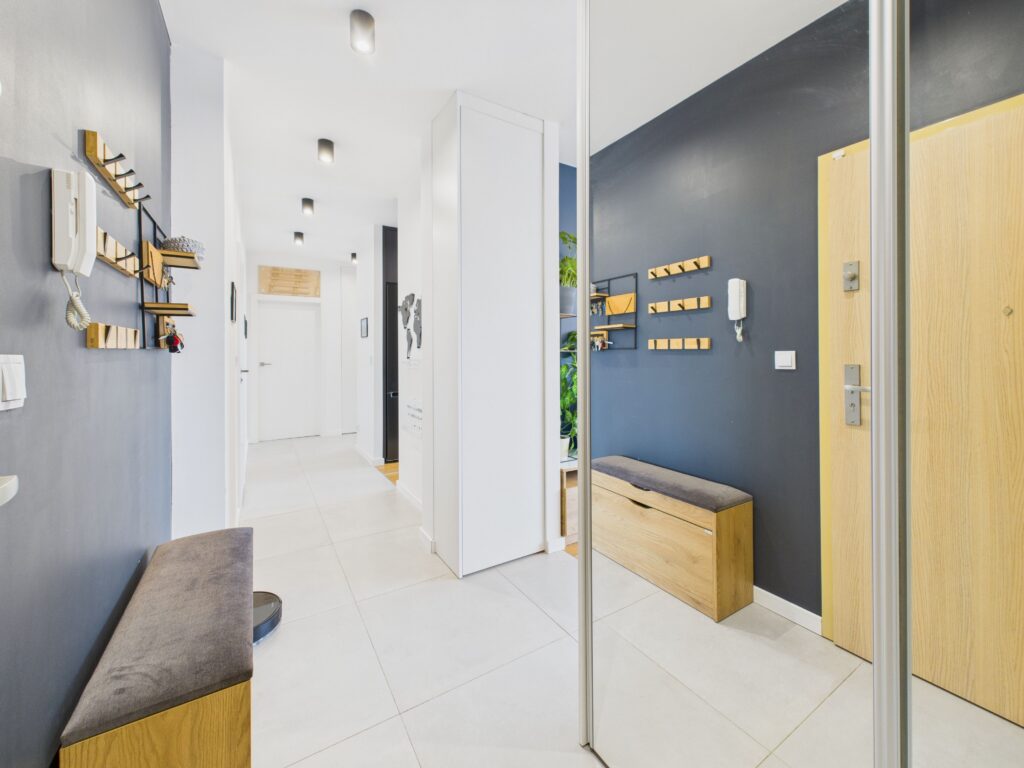 Apartament 94 m2, 4 pokoje, taras, 2 garaże - zdjęcie 6