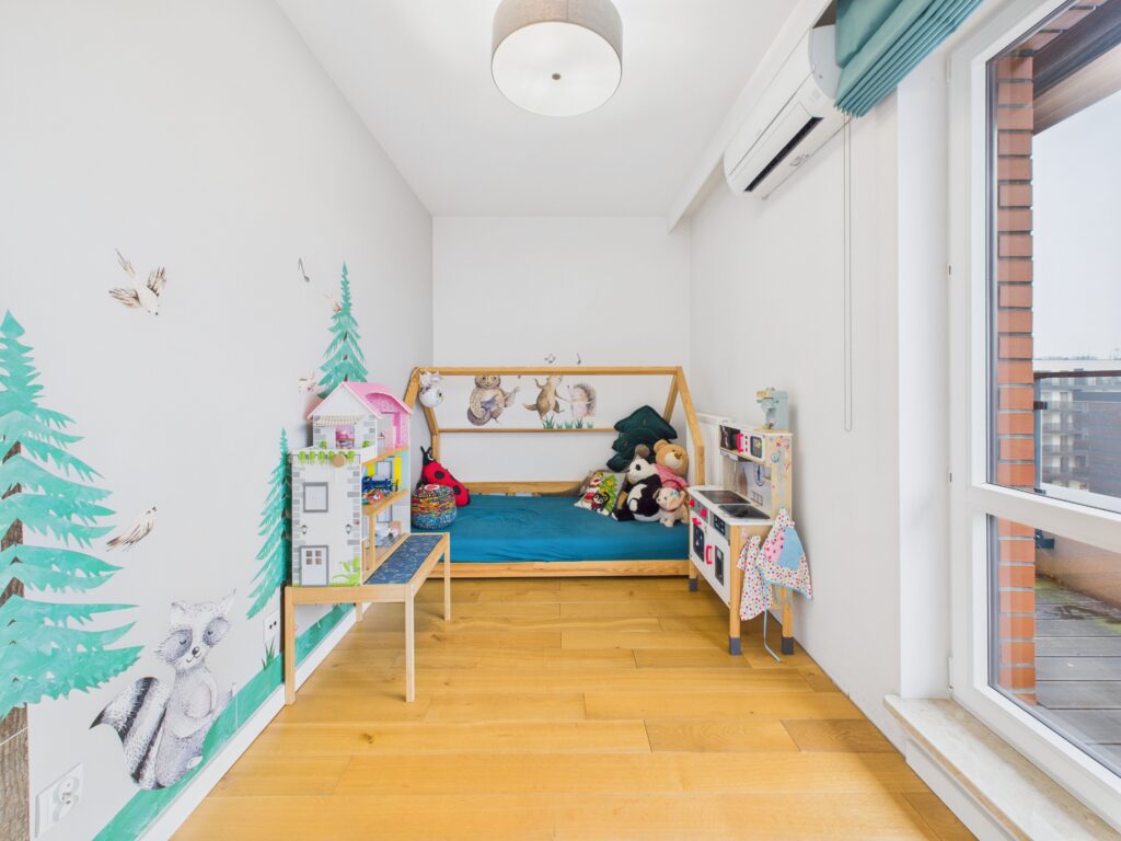 Apartament 94 m2, 4 pokoje, taras, 2 garaże - zdjęcie 11